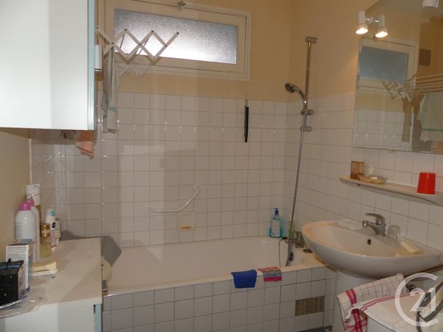 Appartement T4 à vendre - 4 pièces - 108.0 m2 - REDON - 35 - BRETAGNE - Century 21 L'Immobilière De L'Ouest Appartement T4 à vendre - 4 pièces - 108.0 m2 - REDON - 35 - BRETAGNE - Century 21 L'Immobilière De L'Ouest