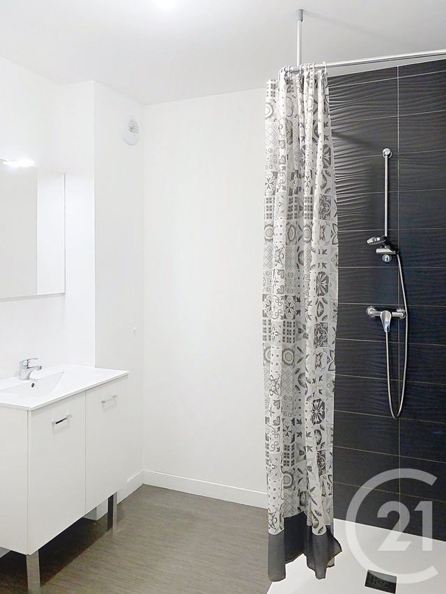 Appartement Studio à vendre - 1 pièce - 42.75 m2 - REDON - 35 - BRETAGNE - Century 21 L'Immobilière De L'Ouest