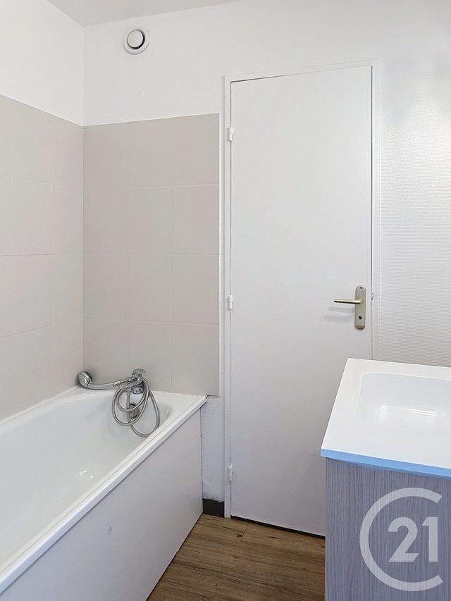 Appartement Studio à vendre - 1 pièce - 24.79 m2 - REDON - 35 - BRETAGNE - Century 21 L'Immobilière De L'Ouest
