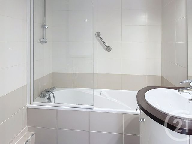 Appartement F2 à louer - 2 pièces - 53.36 m2 - REDON - 35 - BRETAGNE - Century 21 L'Immobilière De L'Ouest