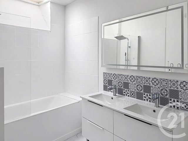 Appartement T4 à louer - 4 pièces - 96.87 m2 - ST NICOLAS DE REDON - 44 - PAYS-DE-LOIRE - Century 21 L'Immobilière De L'Ouest